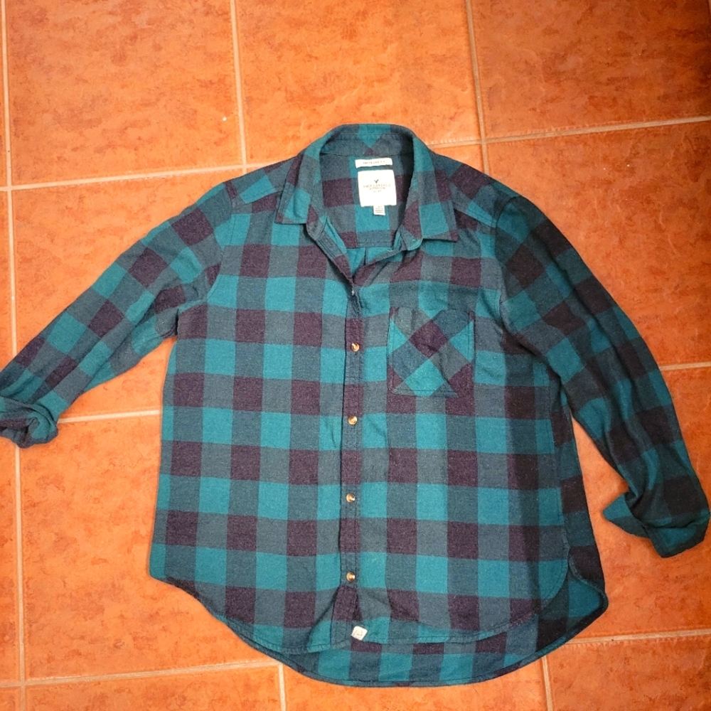 American Eagle Boyfriend Fit Green Flannel